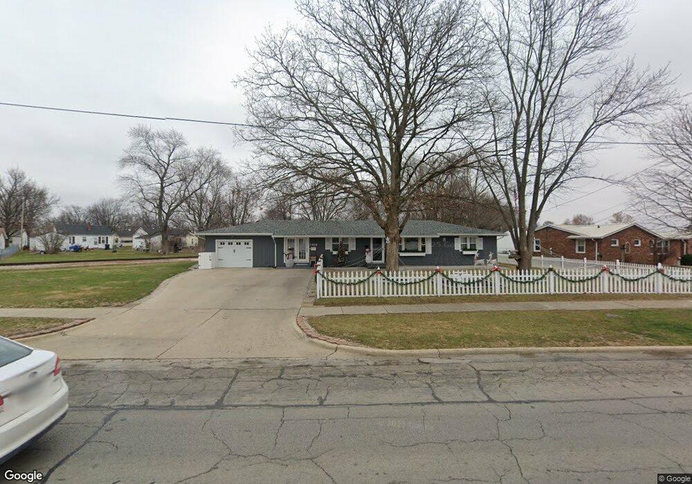 1416 S 9th St, Mattoon, IL 61938 - photo 1