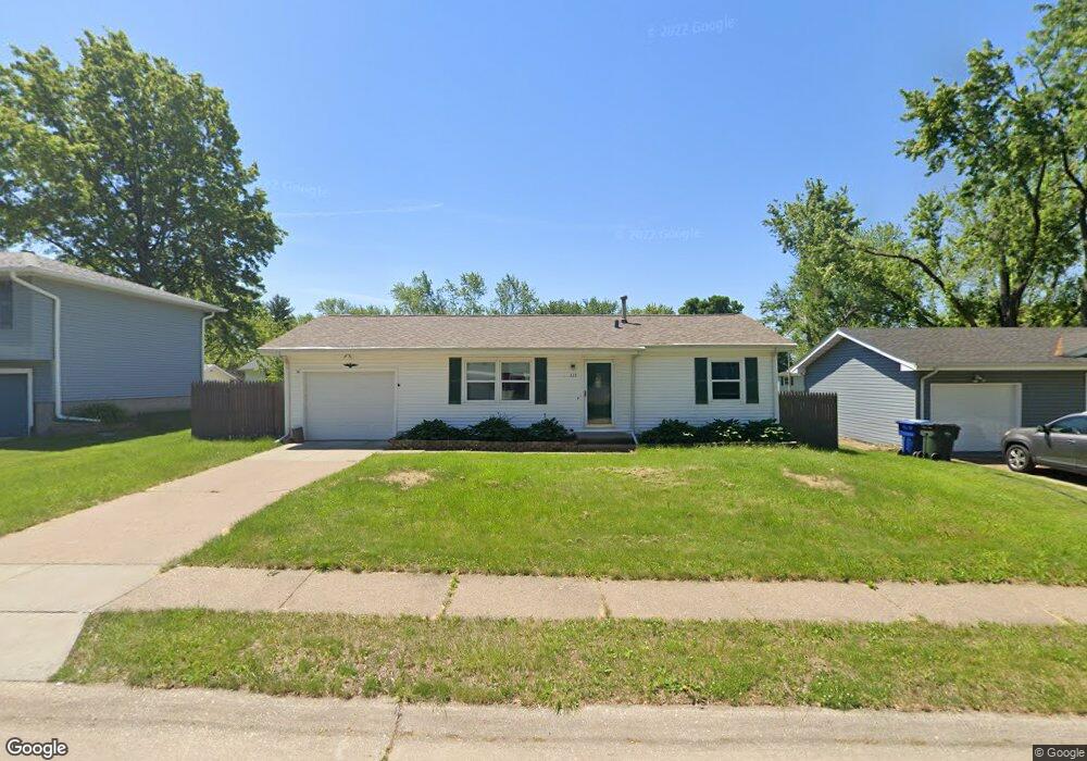 325 W 64th St, Davenport, IL 52806 - photo 1