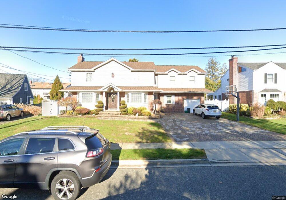 5 Arbor Ln, Merrick, NY 11566 - photo 1