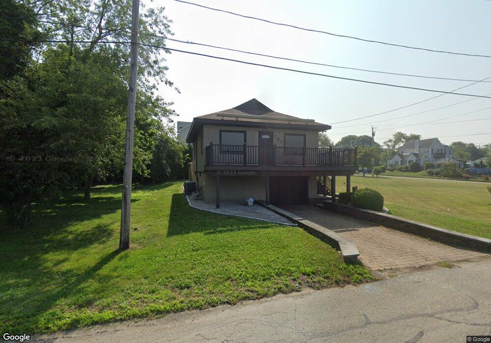 101 Berkley Ave, Portsmouth, RI 02871 - photo 1