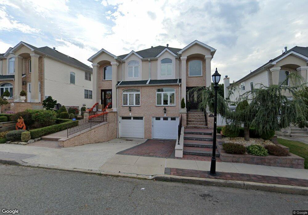 32 Wycliff Ln, Staten Island, NY 10312 - photo 1