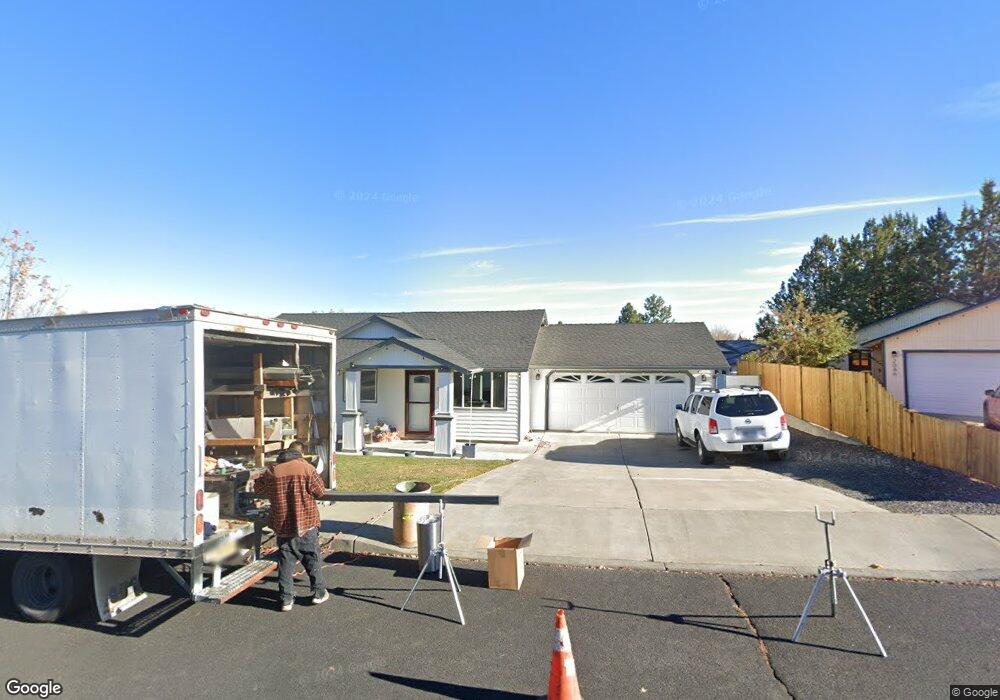 2034 SW 33rd St, Redmond, OR 97756 - photo 1