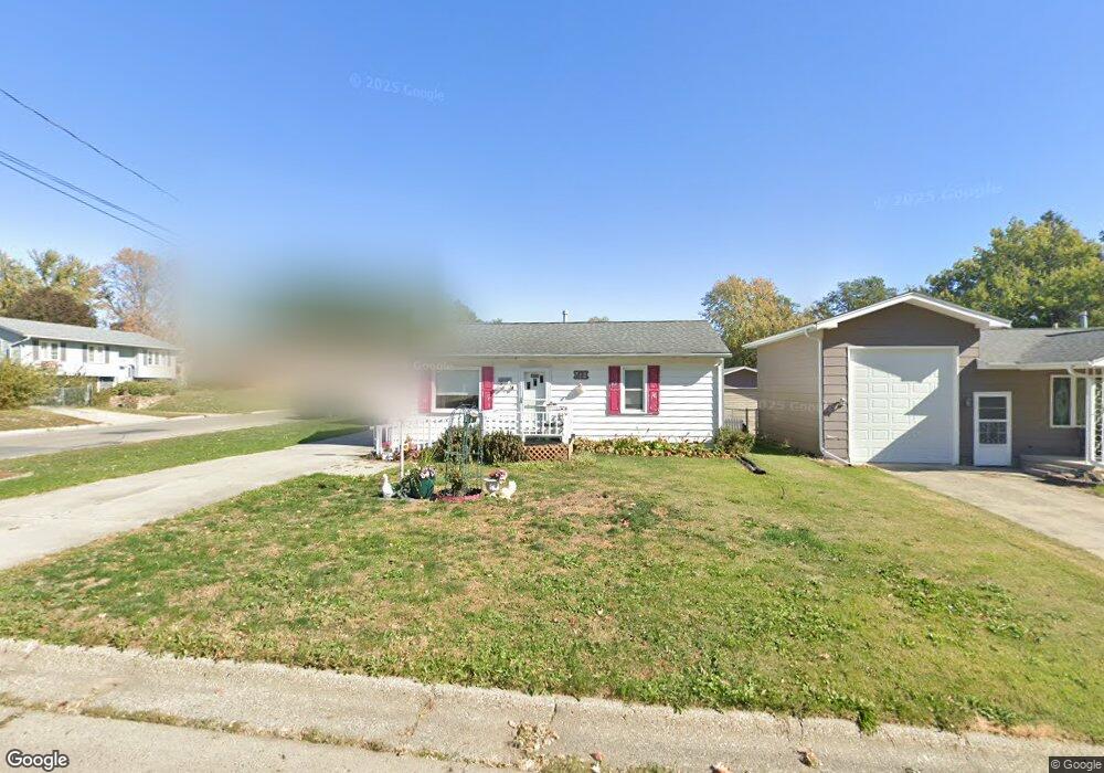 712 E 14th St N, Newton, IA 50208 - photo 1