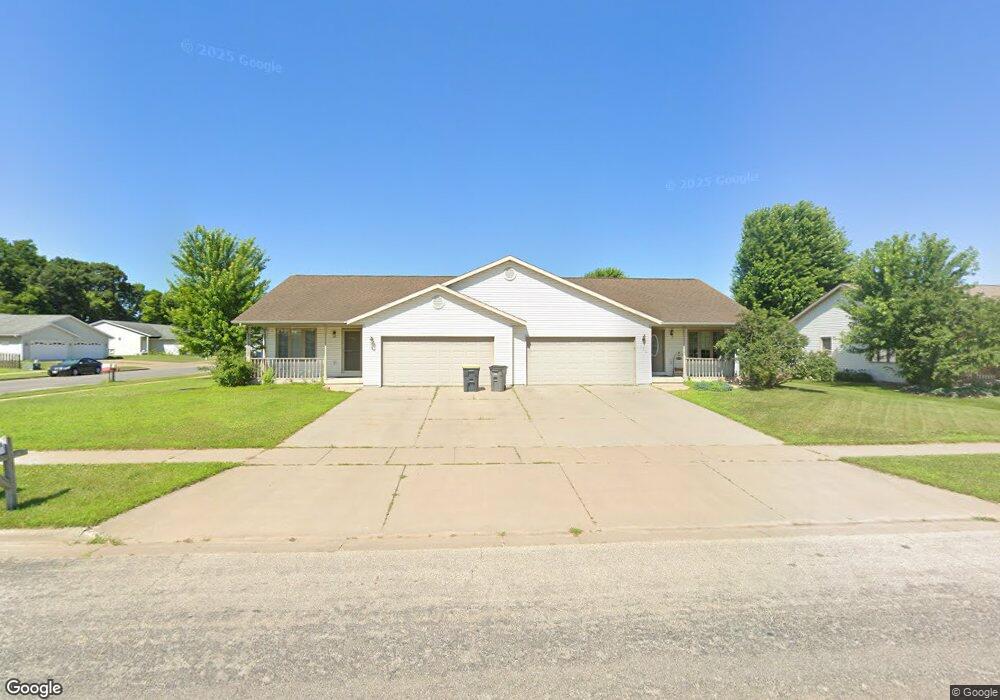 302 Ryan St, Holmen, WI 54636 - photo 1
