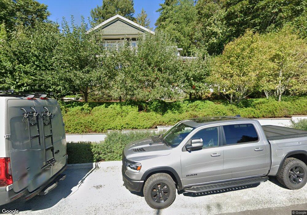 8152 W Mercer Way, Mercer Island, WA 98040 - photo 1