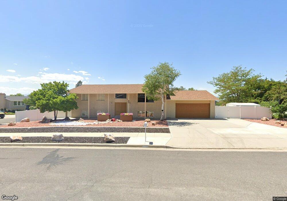 9166 S Mockingbird Cir, Sandy, UT 84094 - photo 1