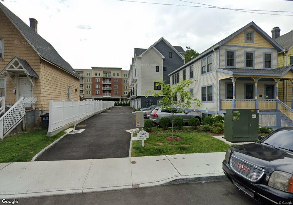 239 Henry St unit 1, Stamford, CT 06902 - photo 1