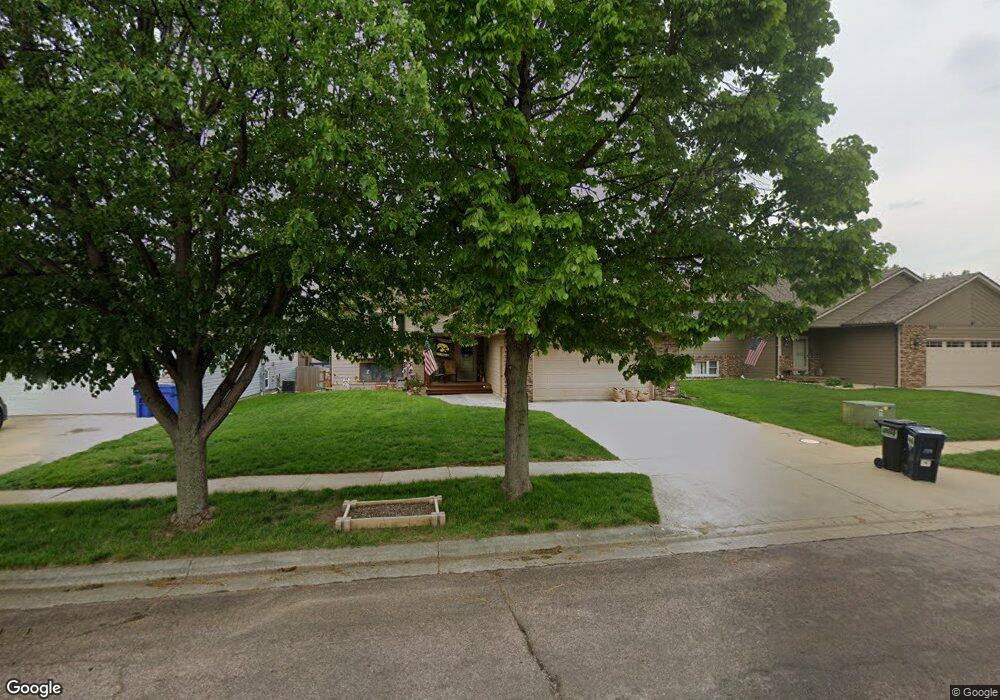2519 S Avondale Ave, Sioux Falls, SD 57110 - photo 1