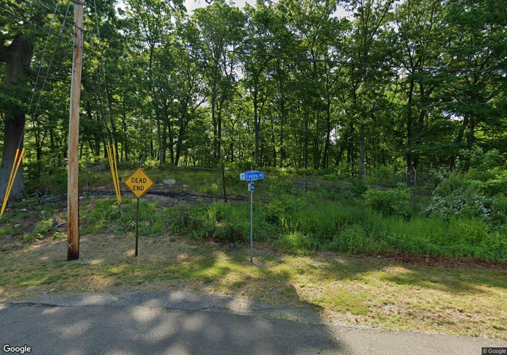 460 Nutmeg Rd unit 460, Bridgeport, CT 06610 - photo 1