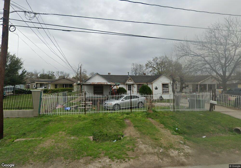 615 Apache St, Houston, TX 77022 - photo 1