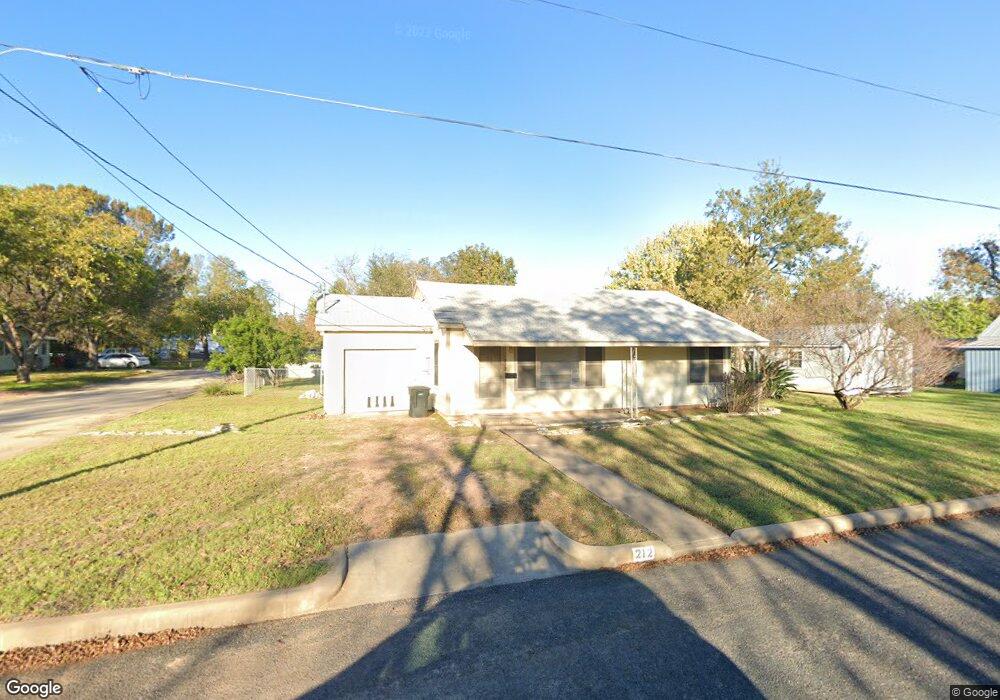 212 W Hackberry St, Fredericksburg, TX 78624 - photo 1