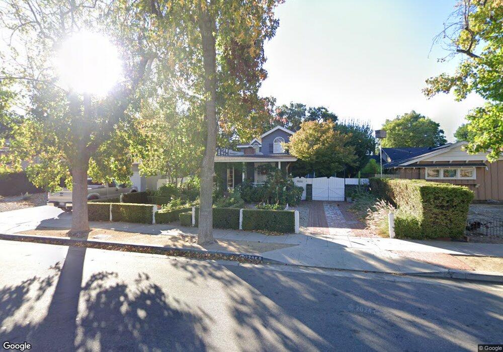 22050 Dumetz Rd, Woodland Hills, CA 91364 - photo 1