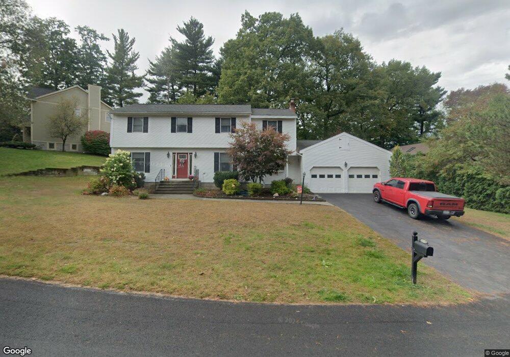 29 Oak Tree La, Colonie, NY 12309 - photo 1