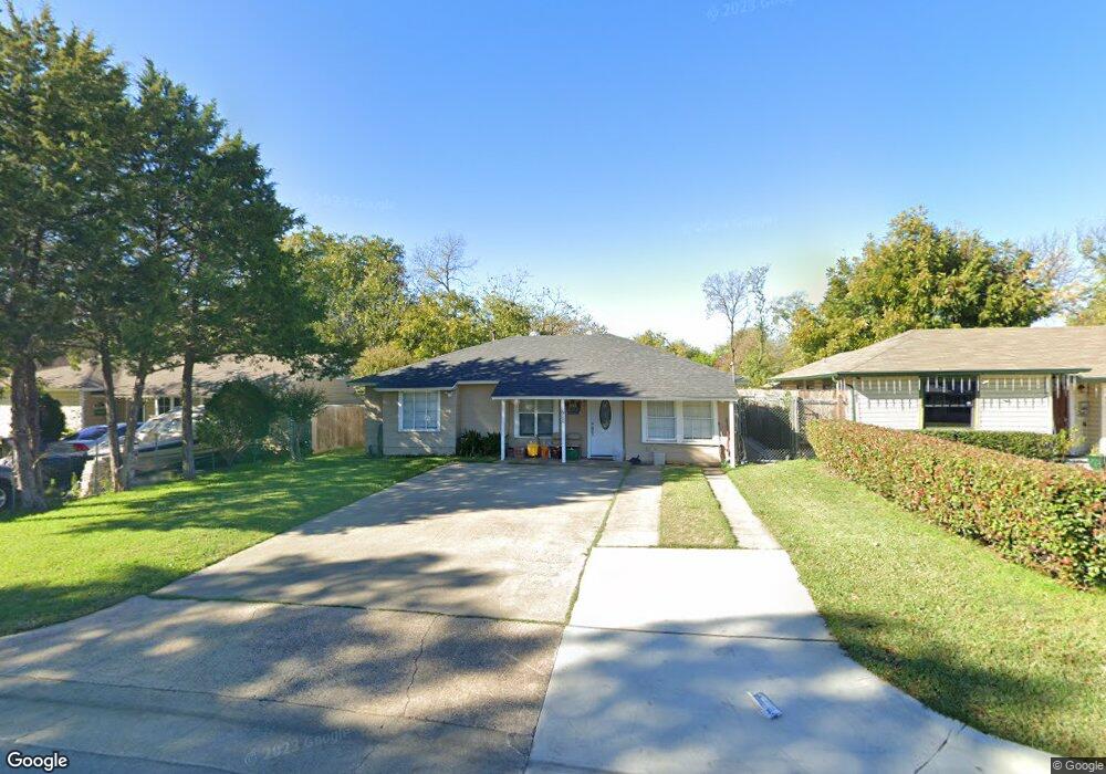 610 SW 5th St, Grand Prairie, TX 75051 - photo 1