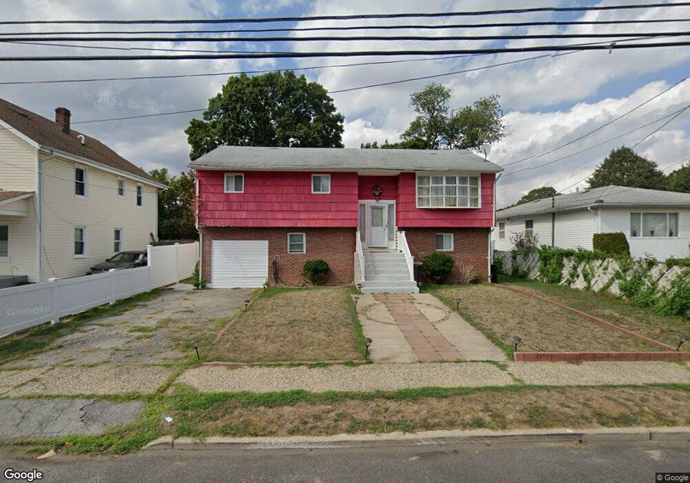 450 Coolidge Ave, Rockville Centre, NY 11570 - photo 1