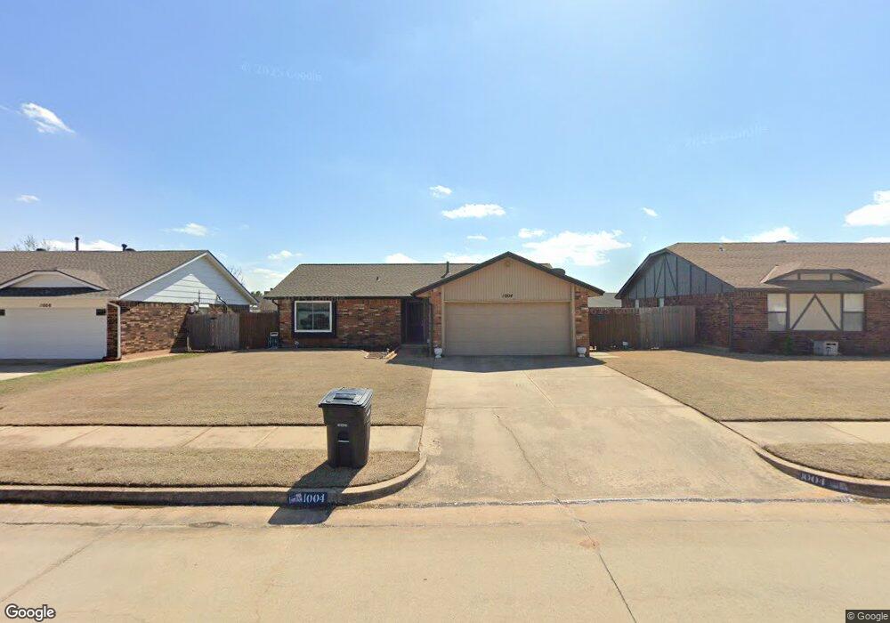 1004 Northridge Rd, Moore, OK 73160 - photo 1
