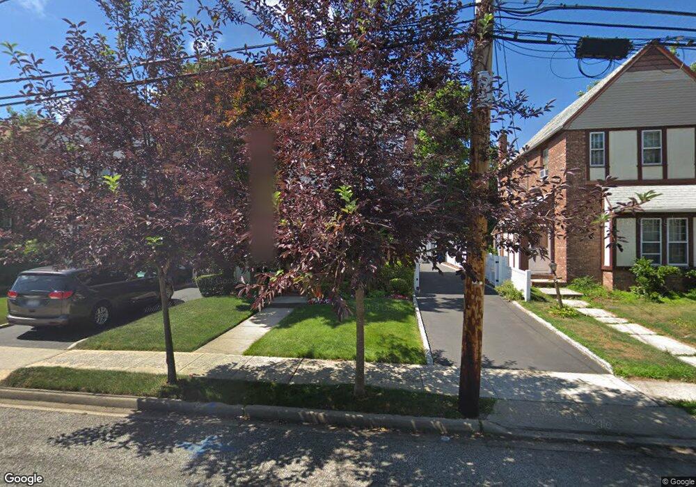 25 Dubonnet Rd, Valley Stream, NY 11581 - photo 1