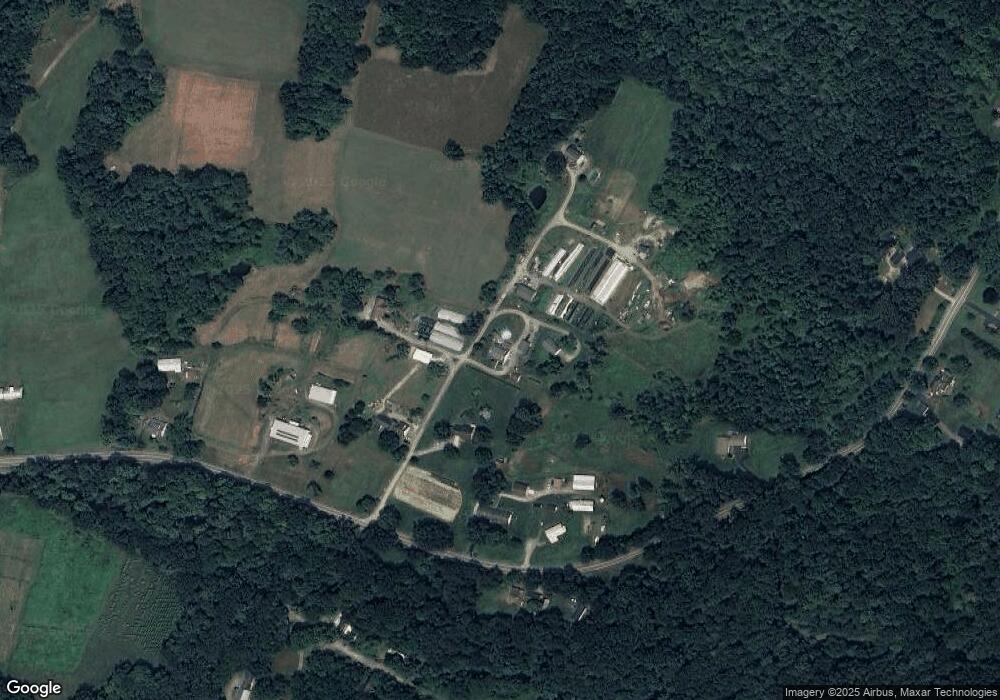 548 Miller Ln, Falls, PA 18615 - photo 1