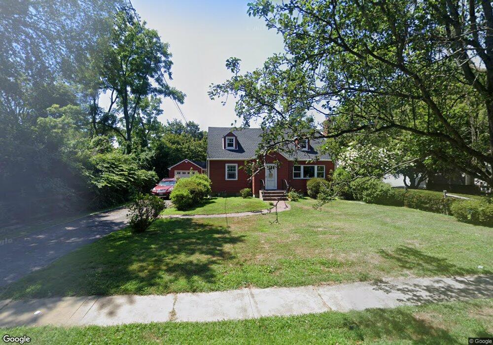 112 Walnut Rd, Glen Cove, NY 11542 - photo 1