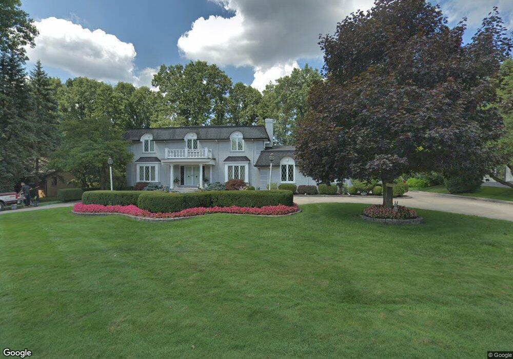 1319 Charrington Rd, Bloomfield Hills, MI 48301 - photo 1