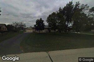 199 Ridgeway Dr, Dousman, WI 53118