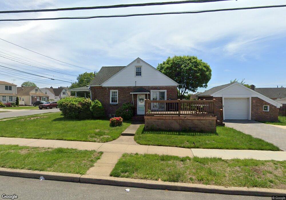 198 Commonwealth St, Franklin Square, NY 11010 - photo 1