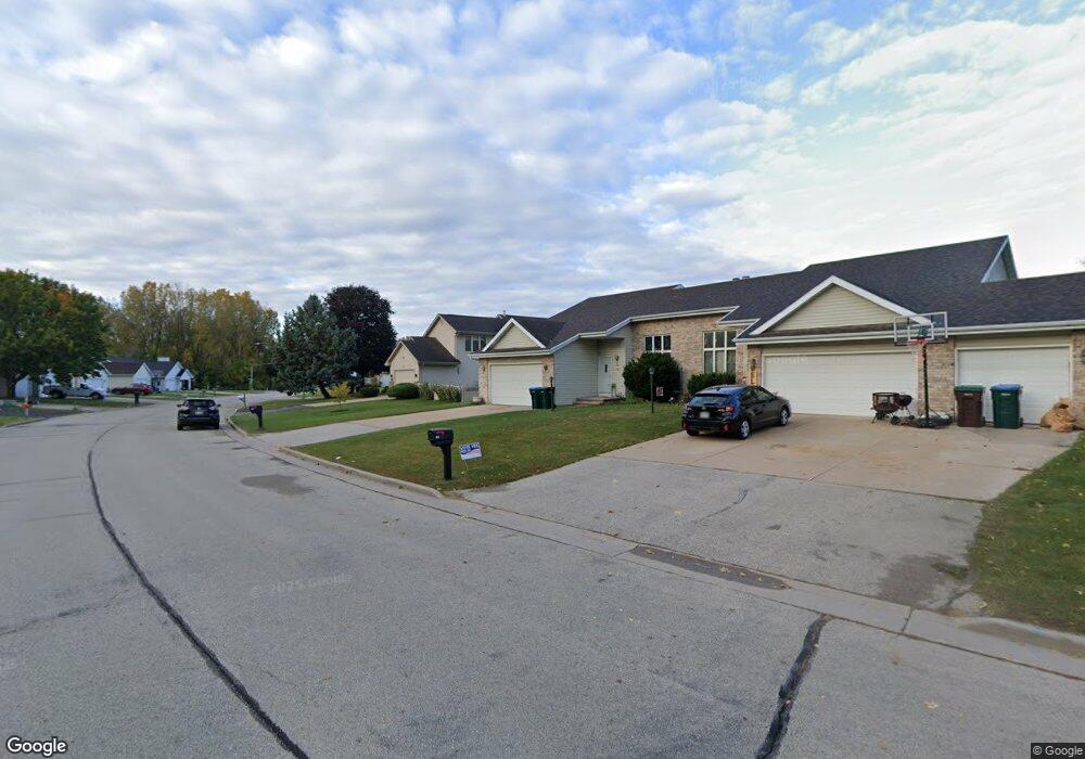 2219 N Cloudview Dr, Appleton, WI 54914 - photo 1