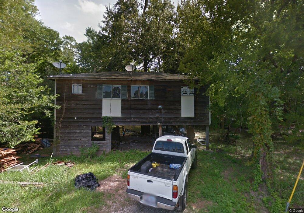 1305 Woodvine St, Friendswood, TX 77546 - photo 1