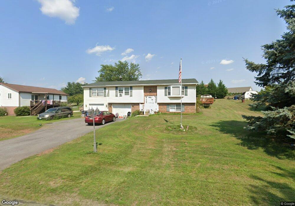 60 Kensington Dr, Littlestown, PA 17340 - photo 1