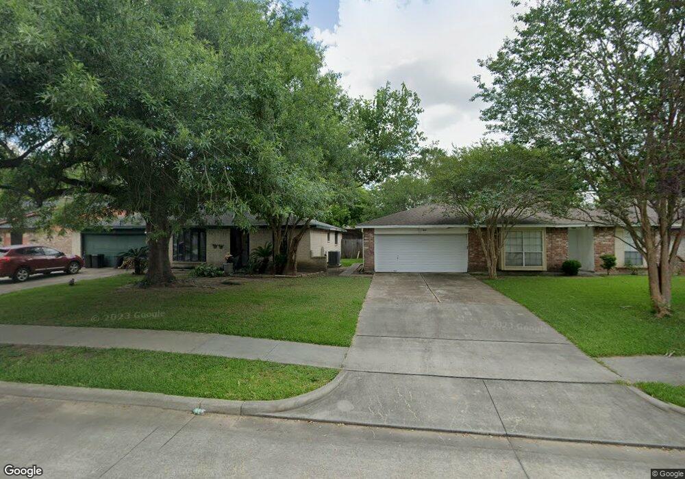 16717 Blackhawk Blvd, Friendswood, TX 77546 - photo 1