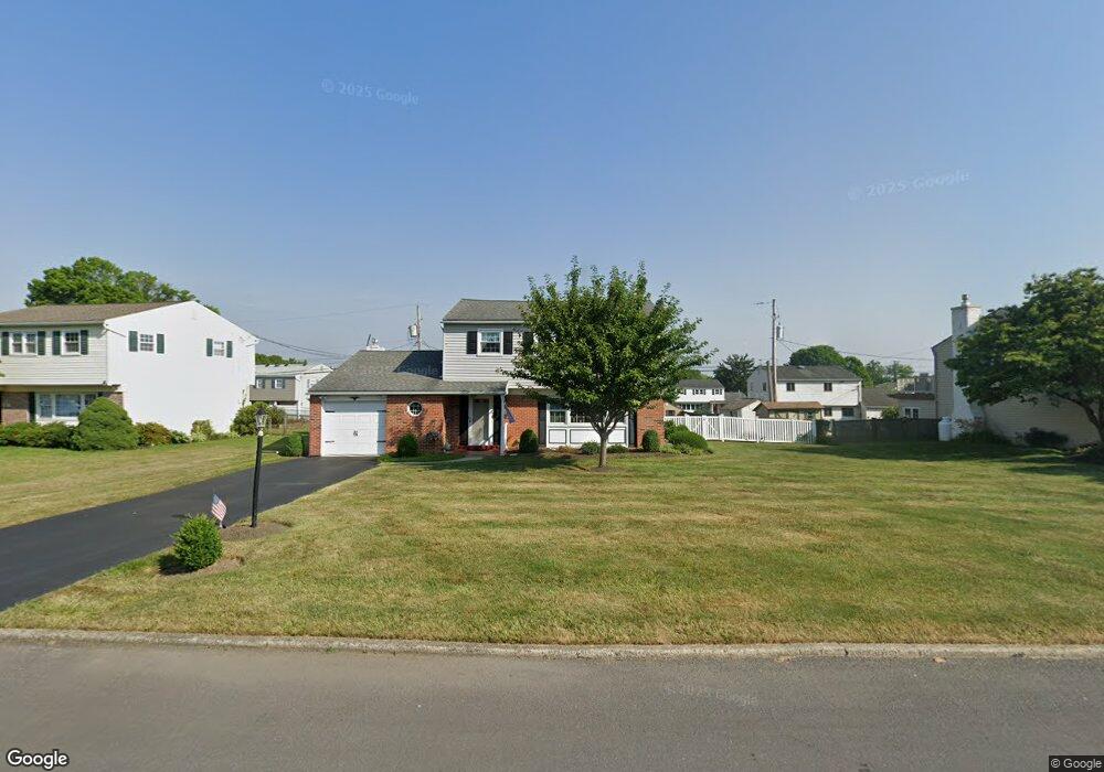 4821 Hemlock St, Allentown, PA 18106 - photo 1