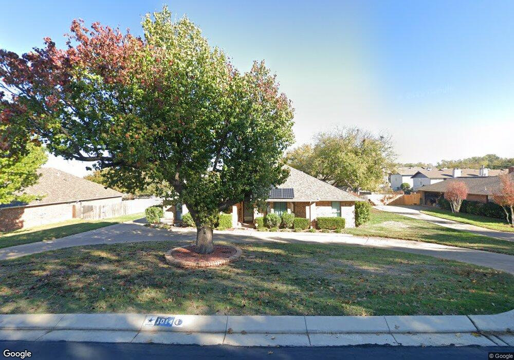 1014 Cook Dr, Grand Prairie, TX 75050 - photo 1