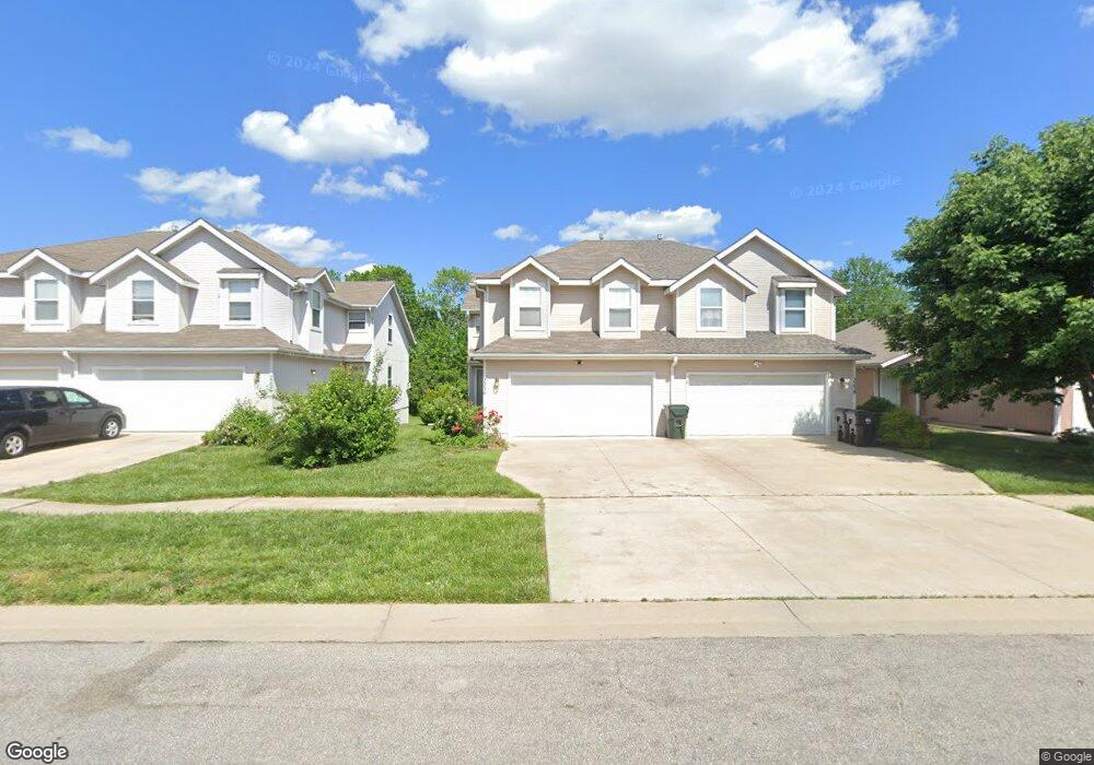 2236 SW Ancaster Rd, Topeka, KS 66614 - photo 1