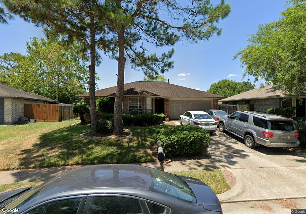 10926 Gulf Bridge Ct, Houston, TX 77075 - photo 1