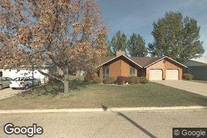 917 4th St NE, Fessenden, ND 58438