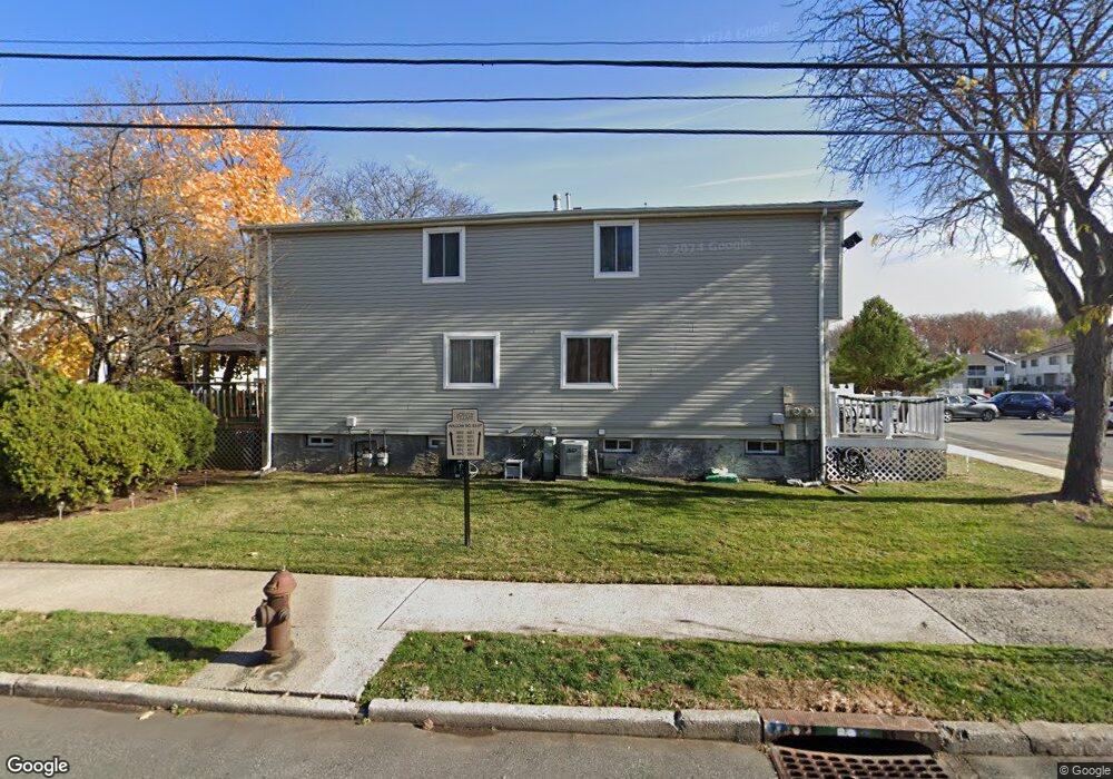 399 Willow Rd E unit 1, Staten Island, NY 10314 - photo 1