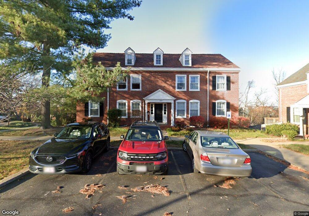 3315 S Wakefield St unit B2, Arlington, VA 22206 - photo 1