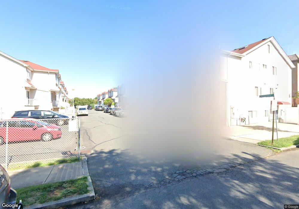 27 Chesterfield Ln, Staten Island, NY 10314 - photo 1