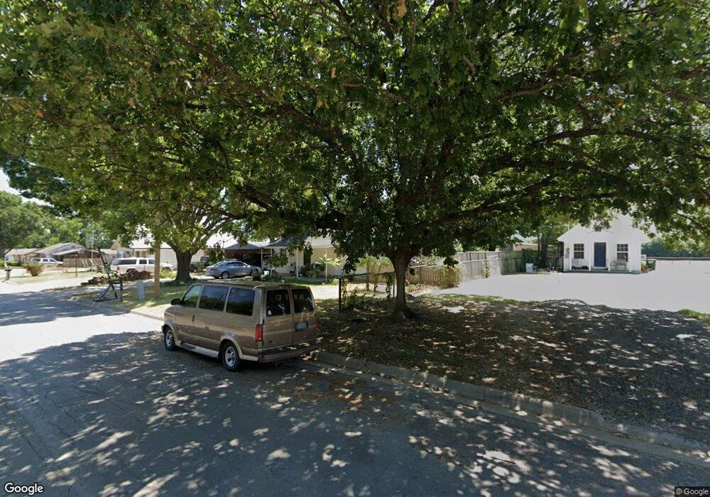 1907 Rice Ave, Gainesville, TX 76240 - photo 1