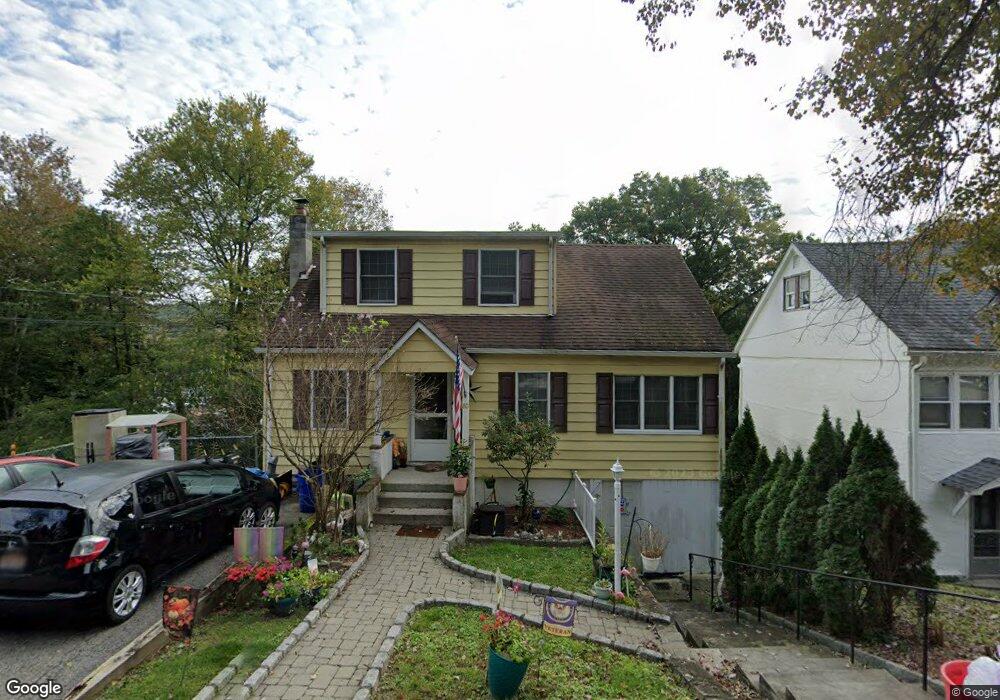 80 Hewitt St, Lake Peekskill, NY 10537 - photo 1