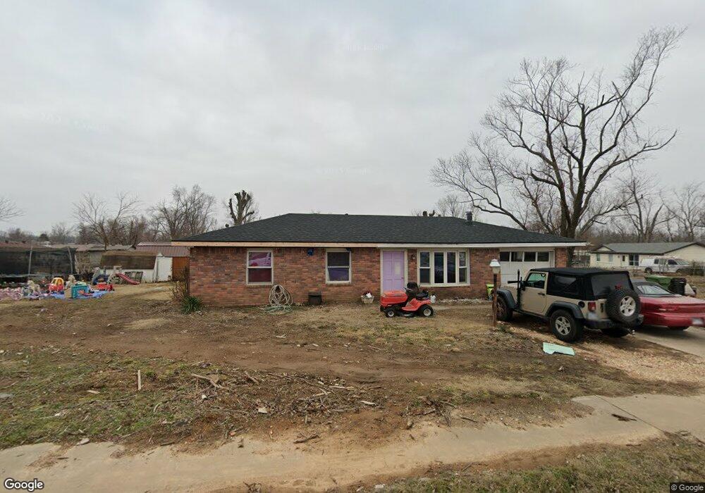 1912 W Olive St, Rogers, AR 72756 - photo 1