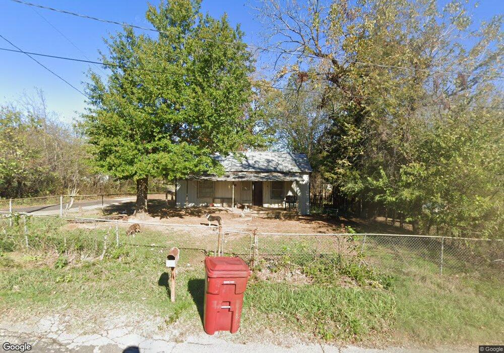 703 E Trice St, Hugo, OK 74743 - photo 1