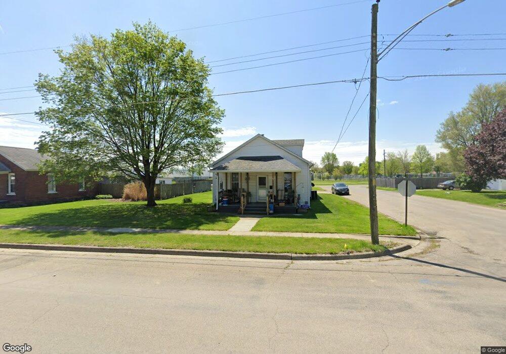 1605 Delavan St, Lincoln, IL 62656 - photo 1