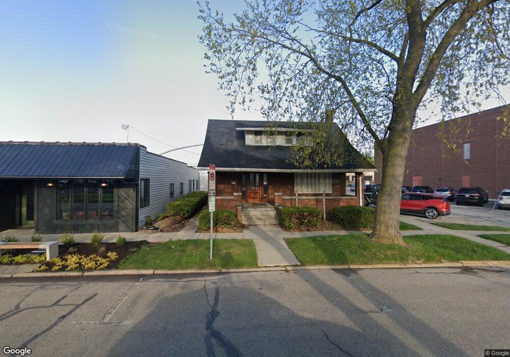 211 N Cedar St, Auburn, IN 46706 - photo 1