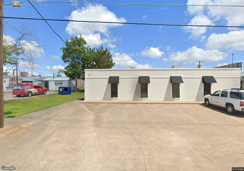 502 W Chambers St, Cleburne, TX 76033 - photo 1