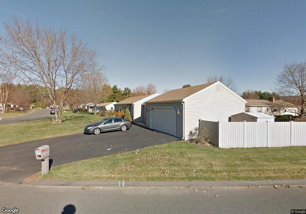 2 Applewood Ln, Holyoke, MA 01040 - photo 1