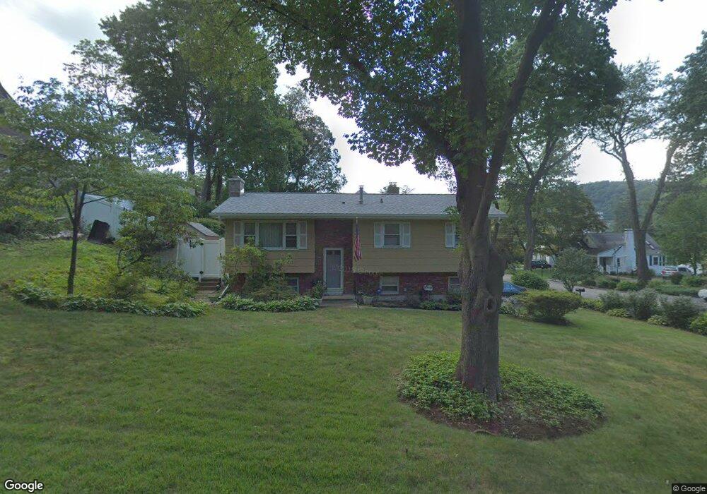 325 Brookline Ave, Hawthorne, NY 10532 - photo 1