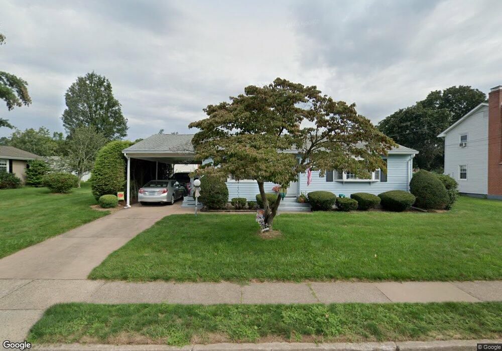 105 Cushman Dr, Manchester, CT 06042 - photo 1