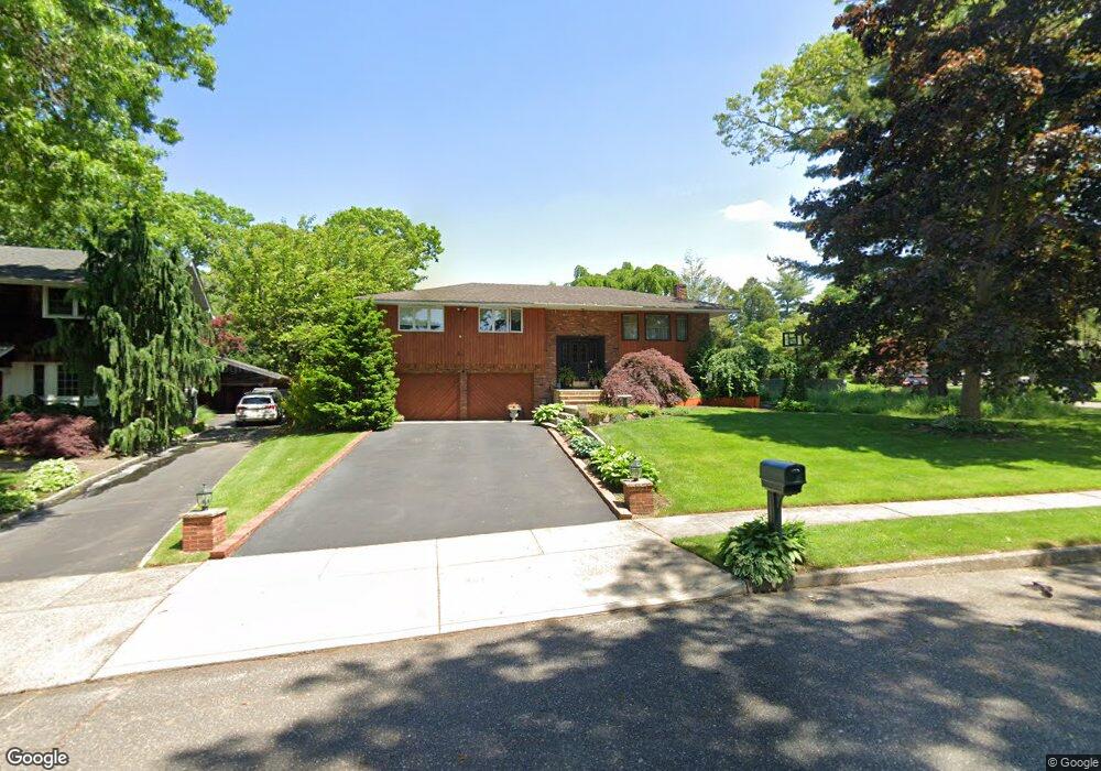 21 Hawk Ln, Hauppauge, NY 11788 - photo 1