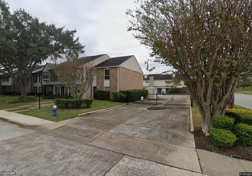 10325 Longmont Dr unit 12, Houston, TX 77042 - photo 1